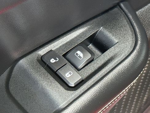 Used 2025 Jeep Grand Cherokee Limited AWD/4WD image 31