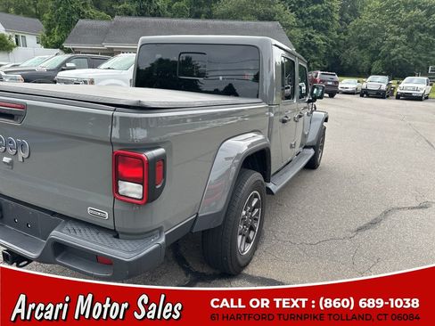 Used 2023 Jeep Gladiator Overland w/ Cold Weather Group AWD/4WD image 5