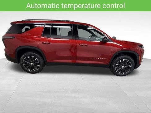Certified 2025 Chevrolet Traverse LT w/ Sun and Wheel Package AWD/4WD image 10