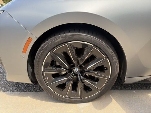 Used 2023 BMW 740i RWD image 13