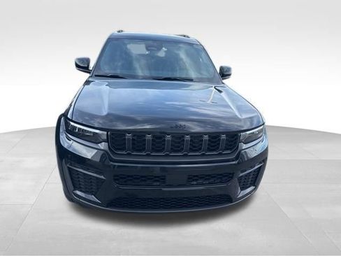 Used 2026 Jeep Grand Cherokee L 4WD image 3
