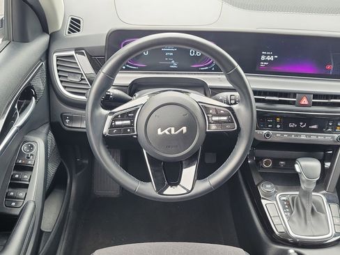 Used 2025 Kia Seltos S FWD image 16