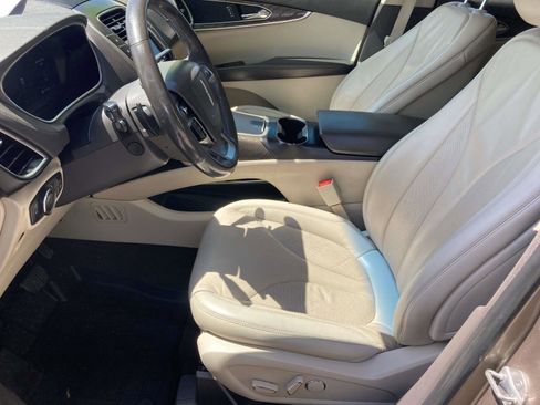 Used 2019 Lincoln Nautilus Select FWD image 20