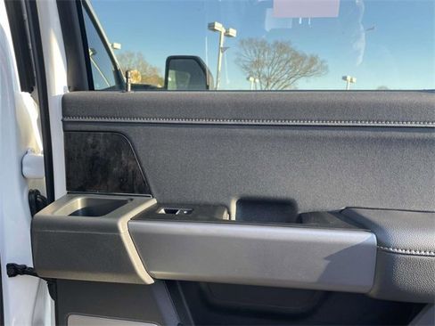 New 2026 Ford F250 Lariat w/ Black Appearance Package image 28