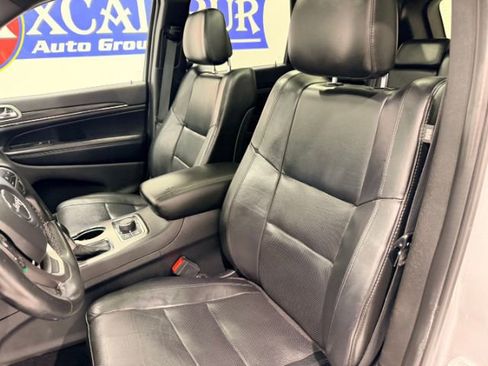 Used 2019 Jeep Grand Cherokee Limited w/ Luxury Group II image 37