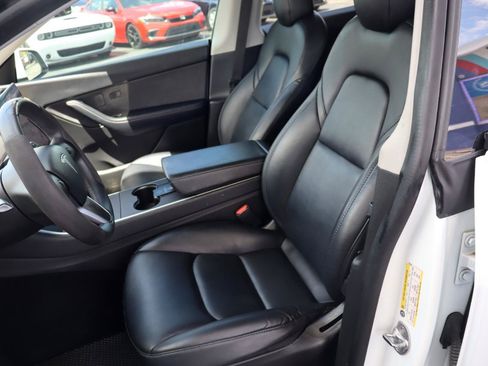 Used 2020 Tesla Model Y Long Range AWD/4WD image 9
