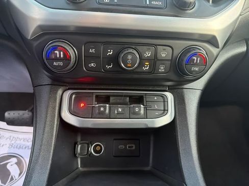 Used 2020 GMC Acadia SLE w/ Driver Convenience Package image 29