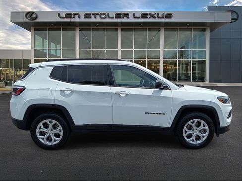 Used 2024 Jeep Compass Latitude AWD/4WD image 2
