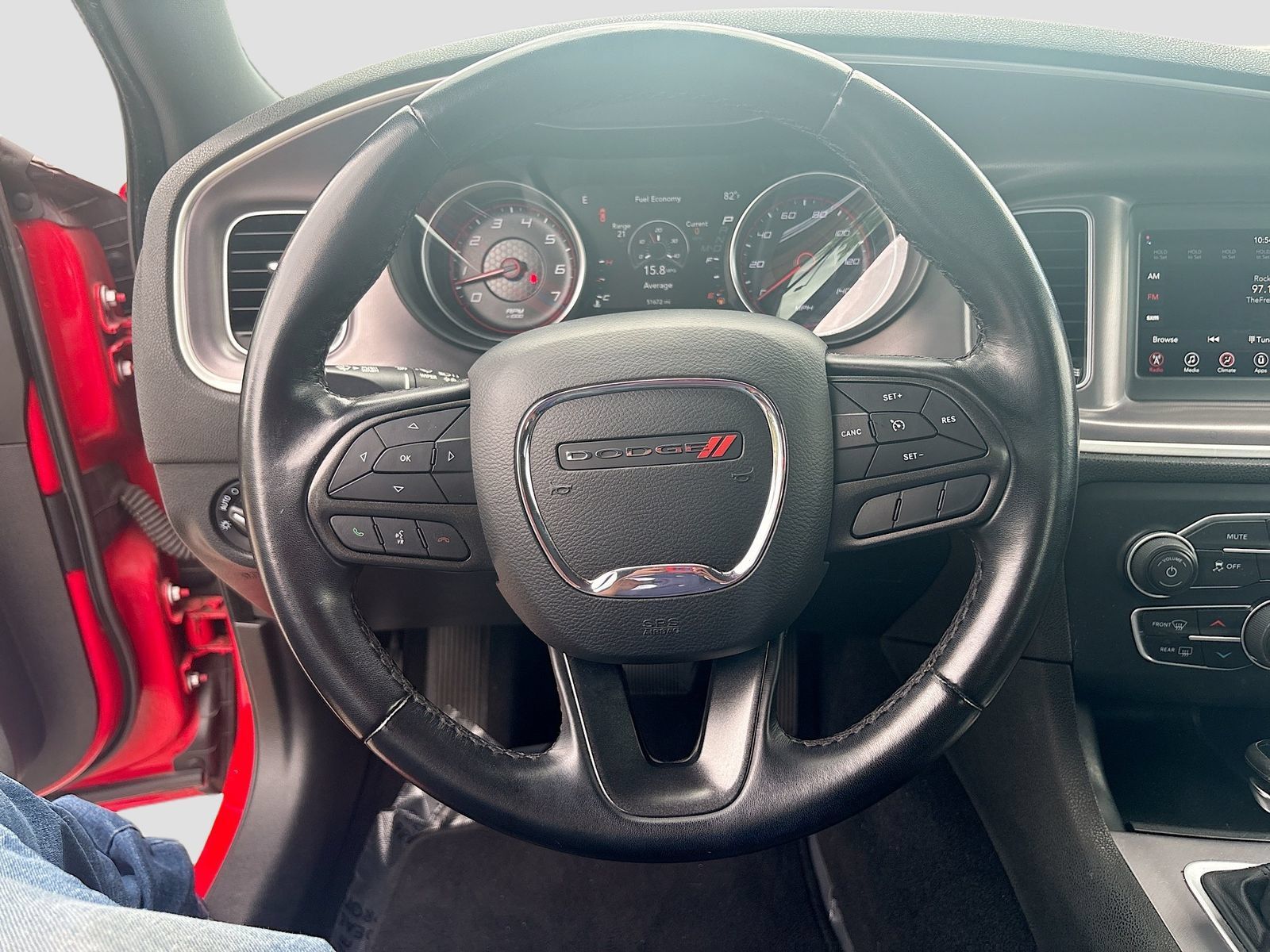 Used 2022 Dodge Charger SXT RWD image 11