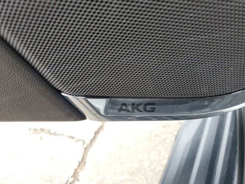 Used 2023 Cadillac Escalade Premium Luxury image 26