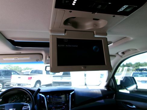 Used 2015 Cadillac Escalade Premium RWD image 29