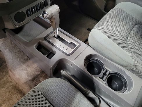 Used 2016 Nissan Frontier SV image 26