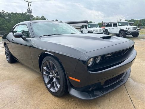 Used 2023 Dodge Challenger R/T w/ T/A Package image 6
