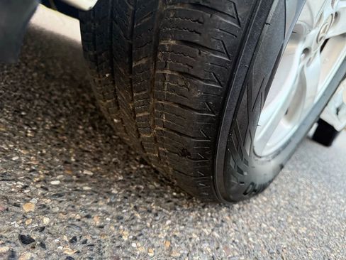 Used 2013 Toyota Sienna L image 25