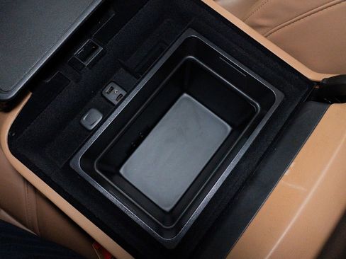 Used 2016 Cadillac Escalade ESV Platinum image 66