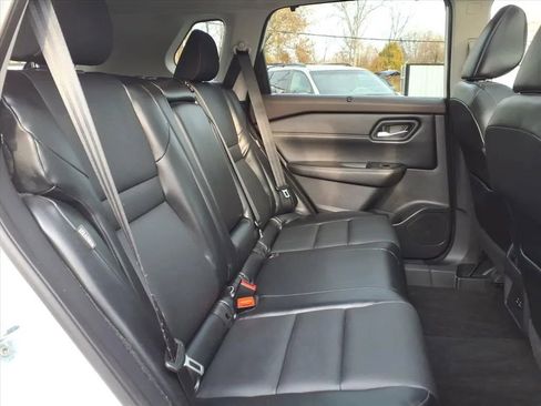 Used 2022 Nissan Rogue SV w/ SV Premium Package image 16