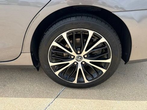 Used 2016 Toyota Camry SE FWD image 10