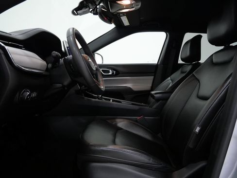 Used 2024 Jeep Compass Limited AWD/4WD image 12