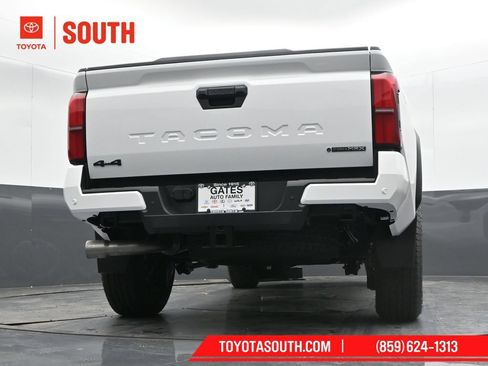 Used 2024 Toyota Tacoma TRD Off-Road w/ TRD Off Road Upgrade Package AWD/4WD image 40
