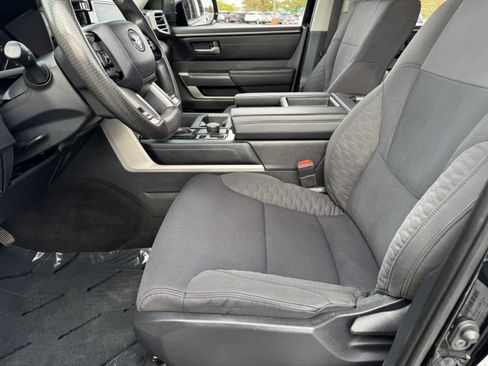 Used 2022 Toyota Tundra SR5 w/ SR5 Convenience Package image 29