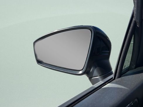 Used 2023 Volkswagen Tiguan SE R-Line image 13