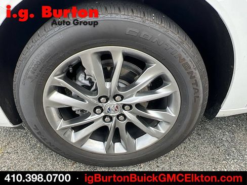 Used 2024 Buick Enclave Avenir w/ Avenir Technology Package AWD/4WD image 4