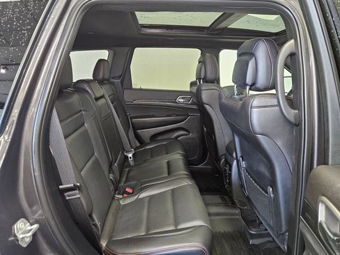 Used 2018 Jeep Grand Cherokee Trailhawk w/ Trailhawk Luxury Group AWD/4WD image 8