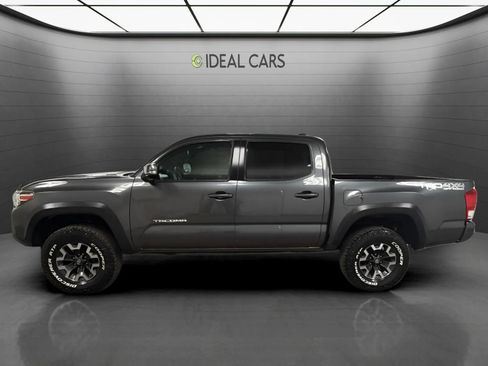 Used 2019 Toyota Tacoma TRD Off-Road w/ Technology Package AWD/4WD image 7