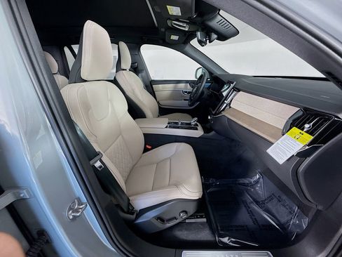 New 2026 Volvo XC90 T8 Plus w/ Protection Package Premier image 31