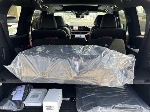 New 2026 INFINITI QX80 Autograph w/ Premium Cargo Package AWD/4WD image 6