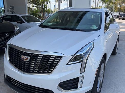 Used 2024 Cadillac XT5 Premium Luxury w/ Technology Package FWD image 3