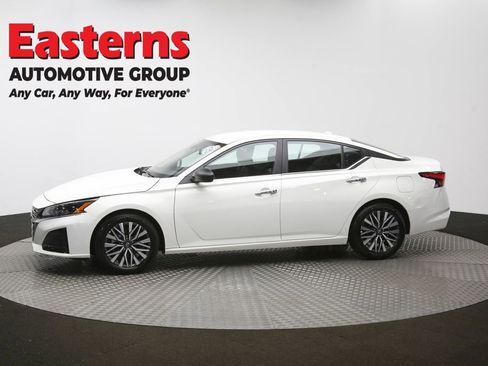 Used 2025 Nissan Altima 2.5 SV image 58