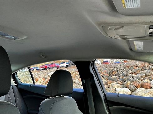 Used 2018 Chevrolet Cruze LT w/ Convenience Package image 15