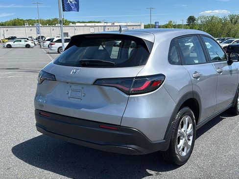 Used 2023 Honda HR-V LX image 6