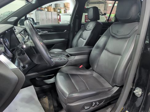 Used 2025 Cadillac XT6 Premium Luxury w/ Technology Package AWD/4WD image 7