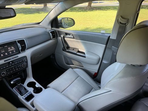 Used 2017 Kia Sportage EX image 20