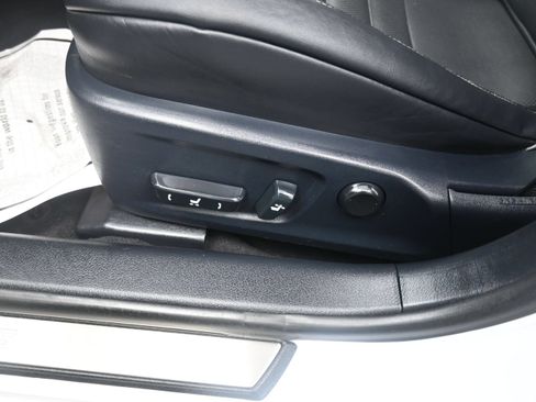 Used 2016 Lexus IS 200t RWD image 17