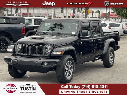New 2025 Jeep Gladiator Sport AWD/4WD image 3