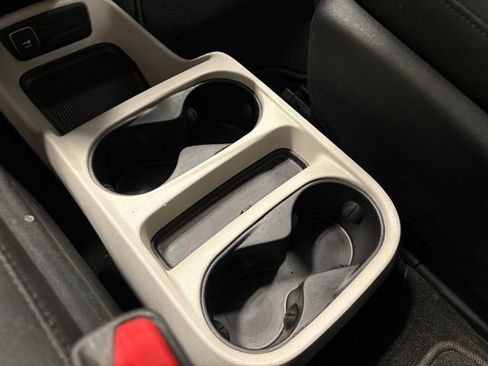 Used 2018 Chrysler Pacifica L FWD image 24