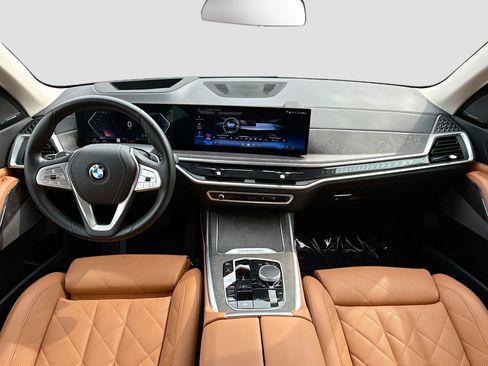 Used 2025 BMW X7 xDrive40i AWD/4WD image 17