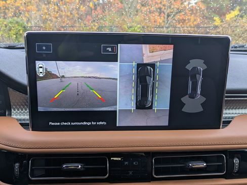 Used 2023 Lincoln Nautilus Black Label w/ Class II Trailer Tow Package image 14