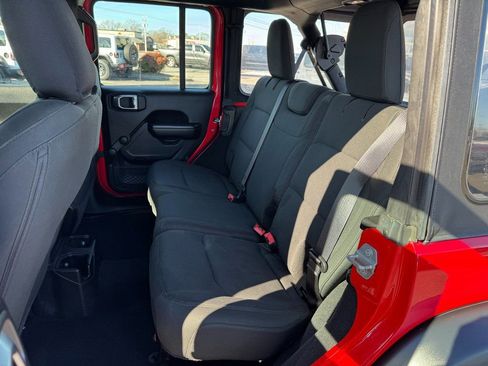 Used 2018 Jeep Wrangler Unlimited Sport AWD/4WD image 19
