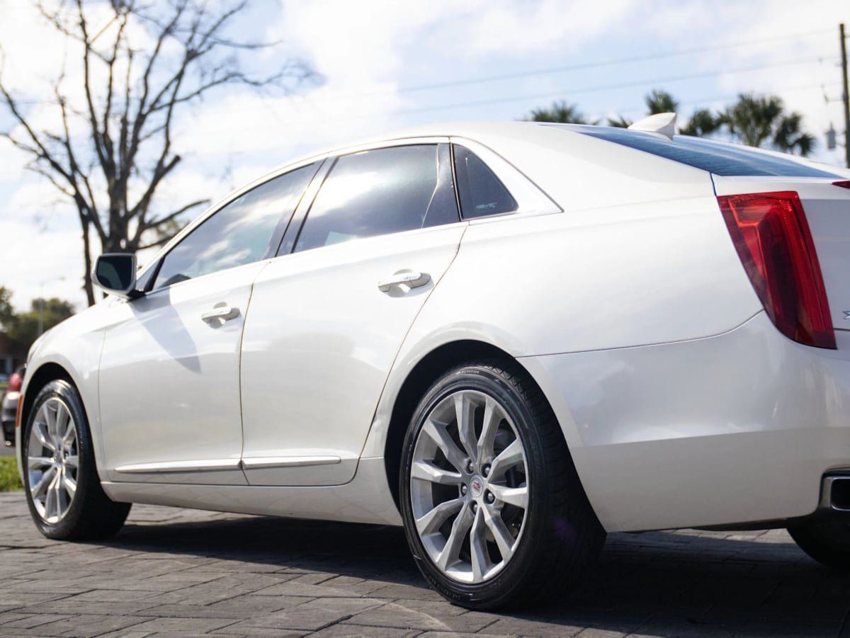 Used 2015 Cadillac XTS Luxury w/ Driver Awareness Package FWD image 10