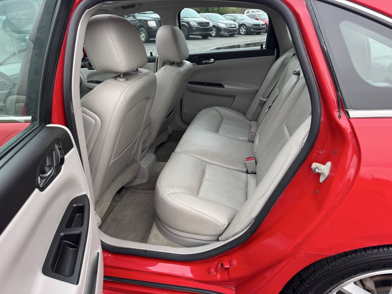 Used 2012 Chevrolet Impala LTZ FWD image 15