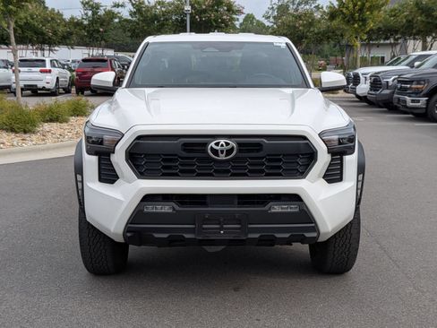 Used 2024 Toyota Tacoma TRD Off-Road AWD/4WD image 8