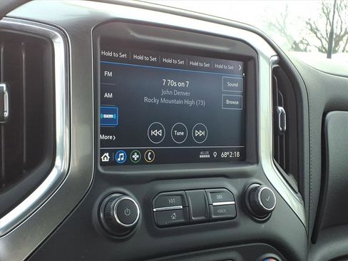 Used 2021 Chevrolet Silverado 2500 LT w/ Convenience Package image 11