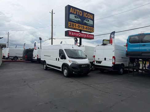 Used 2025 RAM ProMaster 3500 w/ Convenience Group FWD image 2