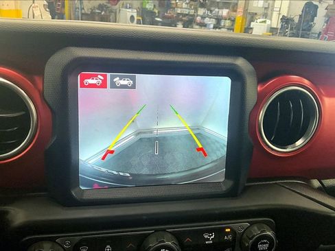 Used 2022 Jeep Wrangler Rubicon w/ Cold Weather Group AWD/4WD image 20