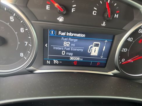 Used 2024 GMC Terrain SLE image 15