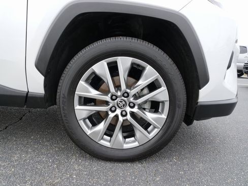 Used 2025 Toyota RAV4 XLE Premium image 10